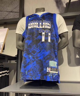 Nike NBA独行侠队 东契奇 新秀刺绣限定版球衣篮球背心DA6960-405