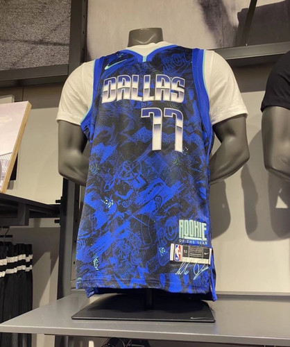 Nike NBA独行侠队 东契奇 新秀刺绣限定版球衣篮球背心DA6960-405