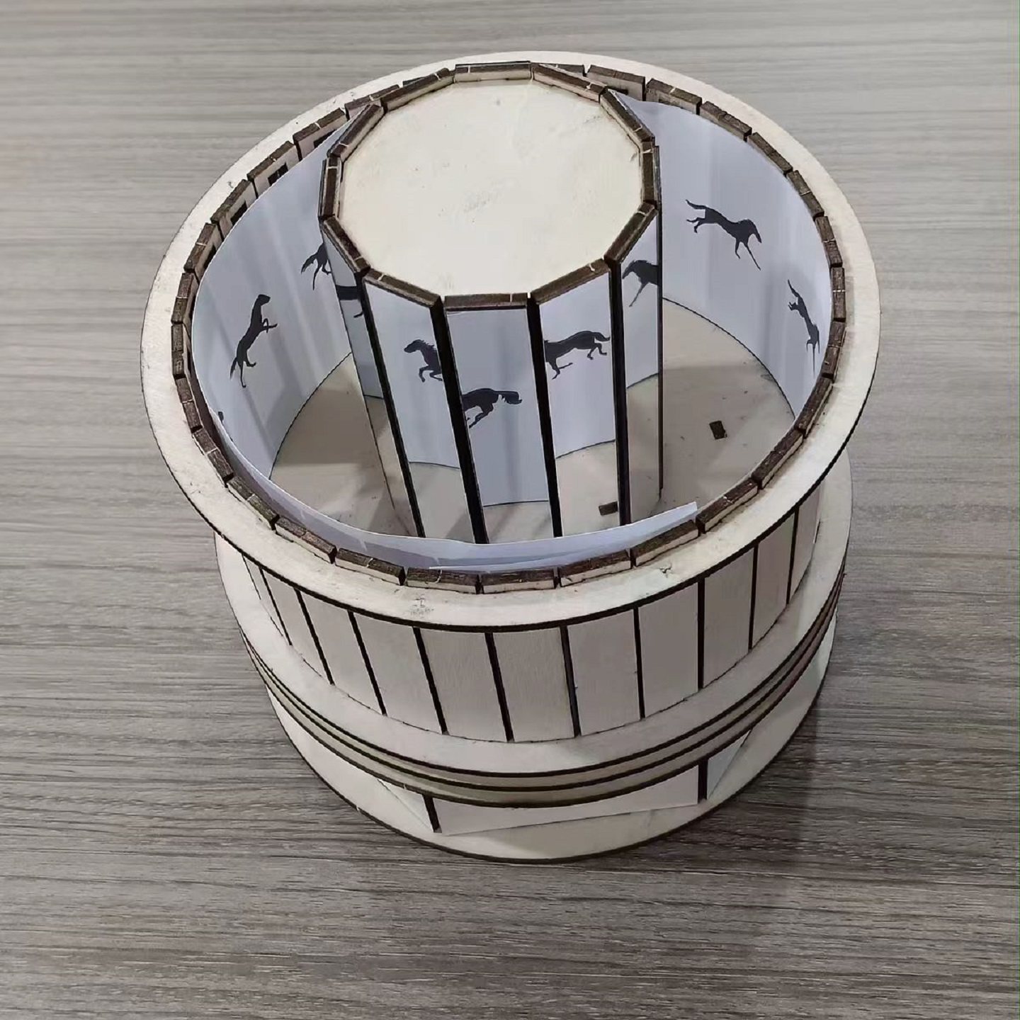 成品费纳奇镜自定义diy动画视觉暂留教具走马转盘手工拼插教培用