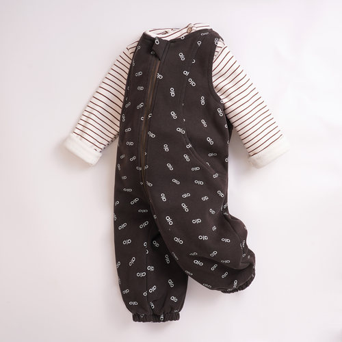 宝宝连体背带裤拉链开裆