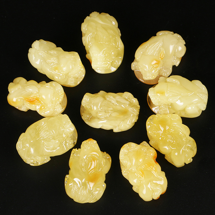 天然蜜蜡雕刻小貔貅吊坠挂件配饰男女款手工DIY项坠多宝手串饰品