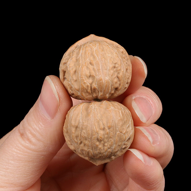 文玩野生迷你袖珍小尺寸手捻核桃苹果园宫灯女把盘玩核桃小众秋子