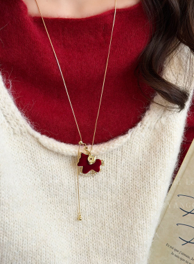 马上好运！本命年红色丝绒小马项链女款复古高级感长款毛衣链配饰