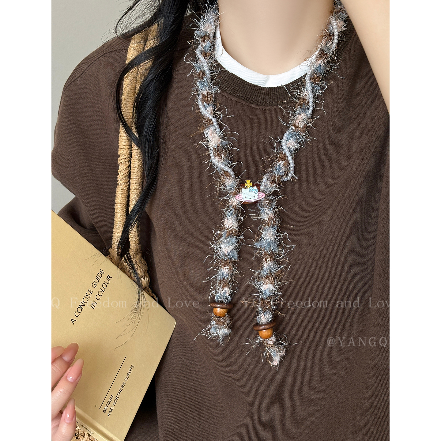 秋冬毛绒绒猫咪星球长款项链女小众设计感独特毛衣链复古挂脖配饰