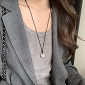 极简银色豆豆吊坠长款 项链女百搭皮绳卫衣链秋冬配饰高级感毛衣链