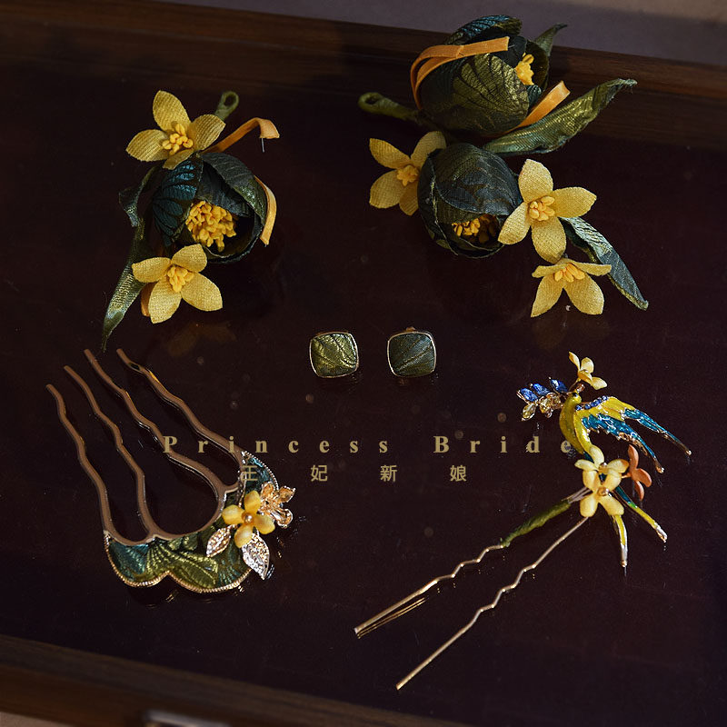 新中式新娘头饰小众个性仿真花晨袍发饰晚礼服汉服秀禾服结婚配饰