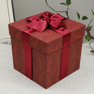 红色高级感大号活动包装盒正方形圣诞礼物盒橱窗陈列摆设礼盒摄影