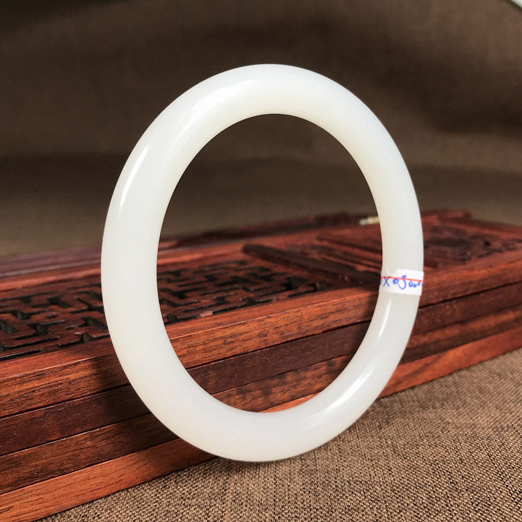 天然和田羊脂白玉手镯女款玉镯子青海料一级白度细圆条保真带证书