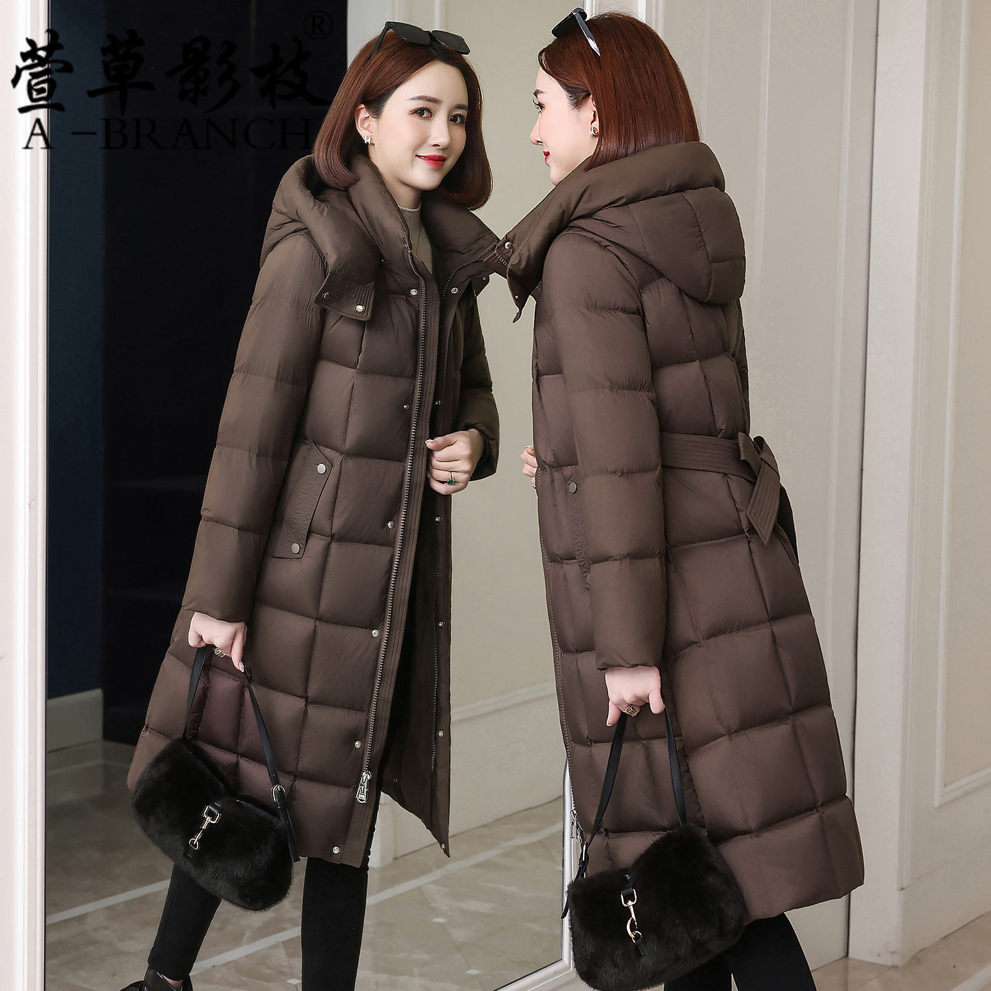 妈妈羽绒服女士2025冬季新款中老年高端贵夫人加厚外套御寒白鸭绒