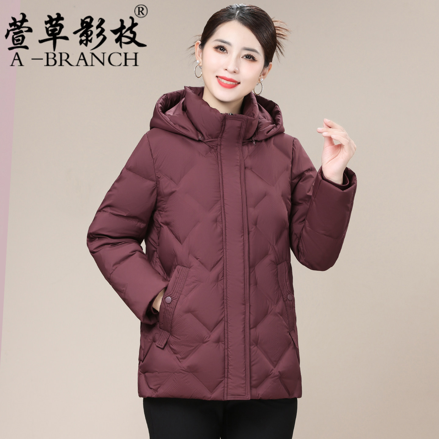 中老年女冬装羽绒服2025新款大码妈妈装保暖白鸭绒秋冬季奶奶外套