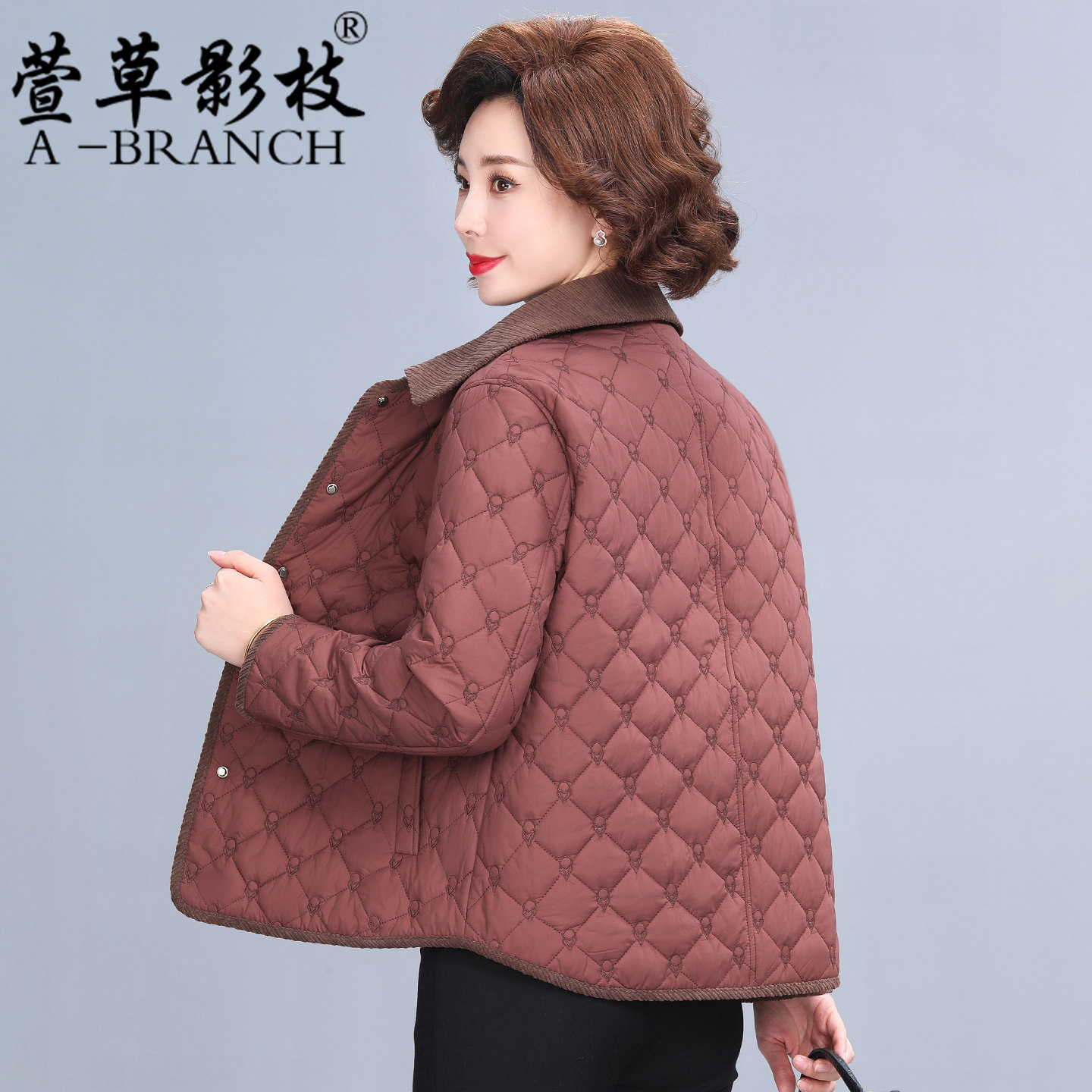 洋气妈妈秋冬外套2026新款中老年女装棉衣棉服时尚短款夹棉上衣