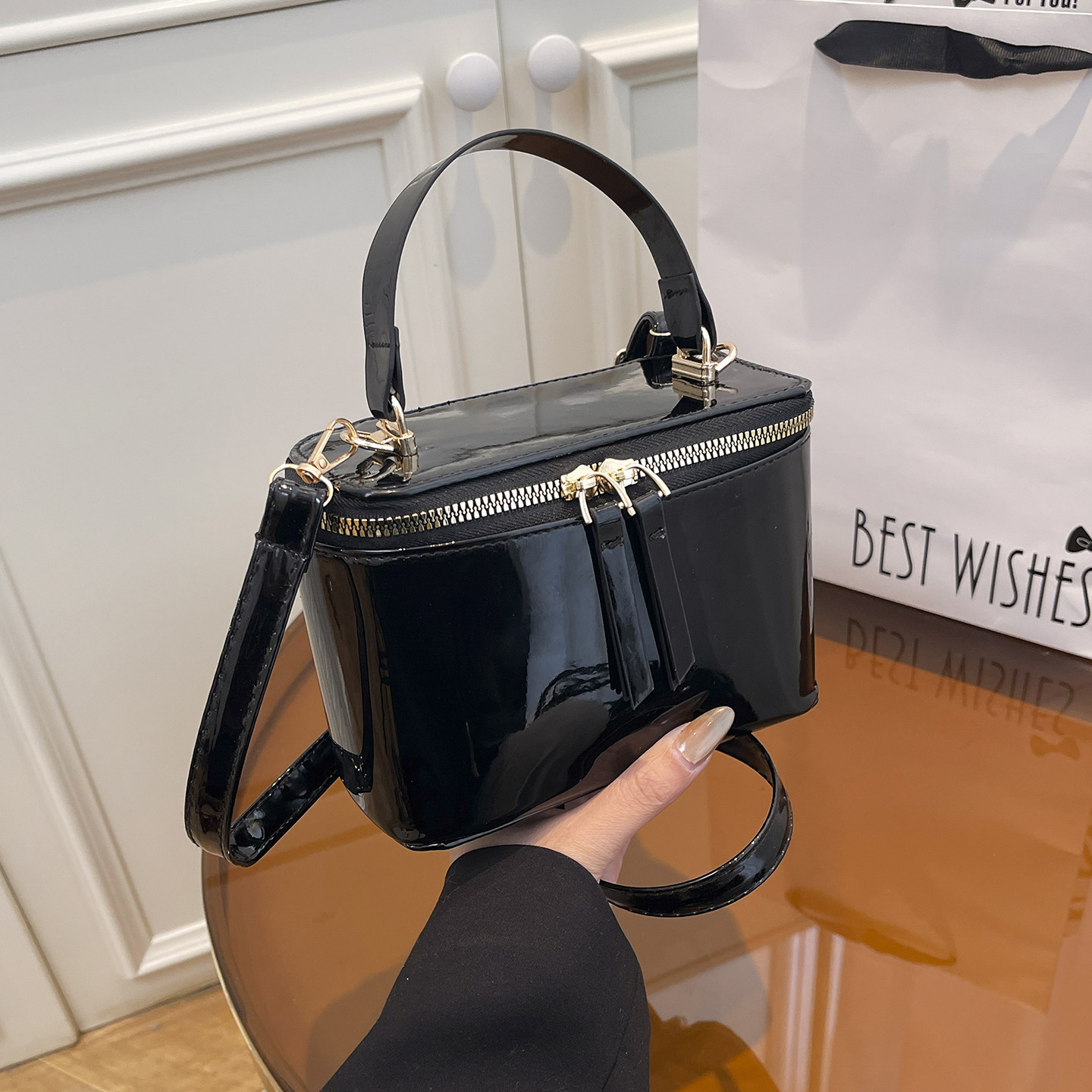 欧美时尚漆皮水桶包女2026新款手提斜挎包高级感百搭单肩包女式,箱包皮具/热销女包/男包,水桶包,淘宝优惠券,粉丝福利购,淘宝优惠卷