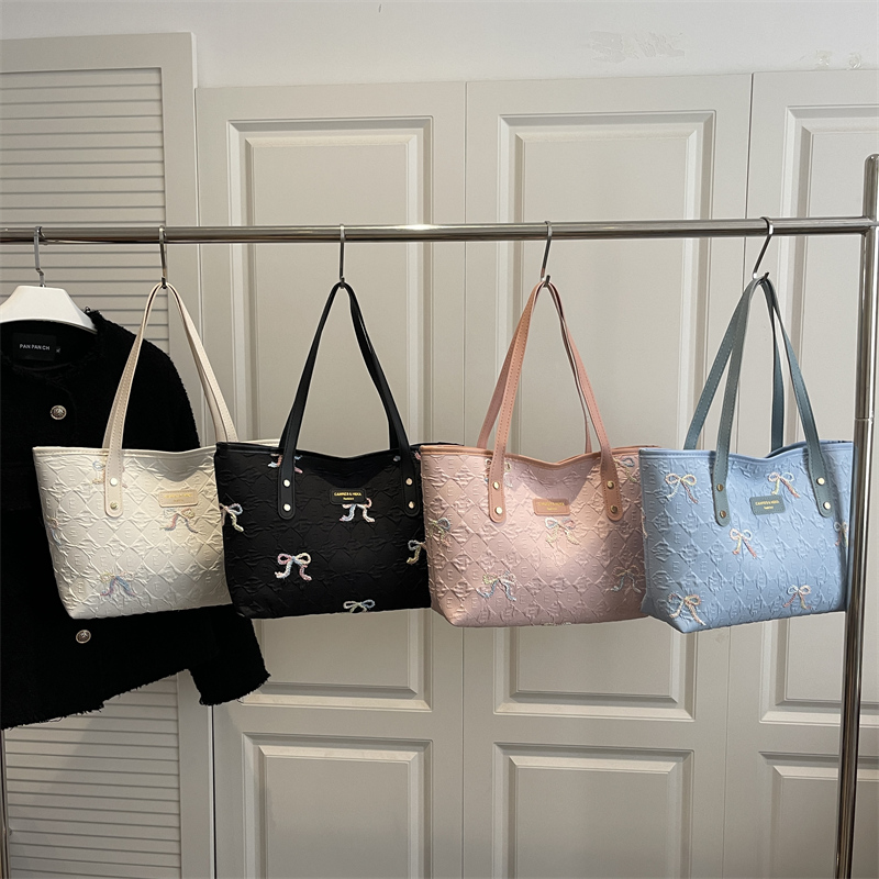 芊舒祺2025新款刺绣托特包女大容量单肩手提包百搭通勤简约大包