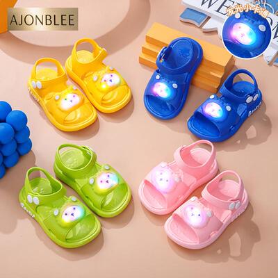 闪光凉鞋男女宝宝鞋子防滑软底耐磨小孩子凉鞋1至3岁婴幼儿学步鞋