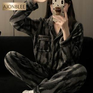 法兰绒灰色条纹高级珊瑚丝绒男装 冬季 两件套 女式 韩式