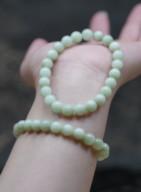 市价六千起。天然新疆且末黑羊洞碧玉薄荷奶绿8毫米猫眼手链