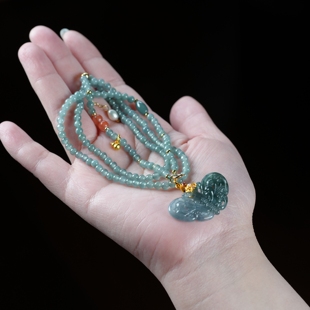 梦蝶 可绕手三圈G41 天然A货翡翠冰蓝水4毫米万能项链坠蝴蝶