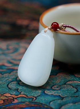 商场过万。老俄料和田玉羊脂白玉一级白平安无事牌吊坠1074