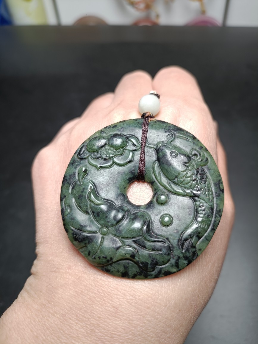 天然西藏药王石玉吊坠男女款年年有鱼玉挂件带磁性玉坠子