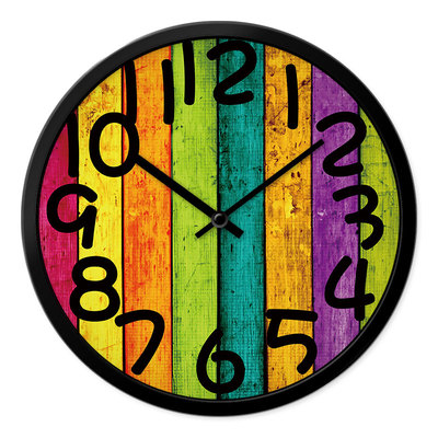 摩门家里木板挂钟客厅