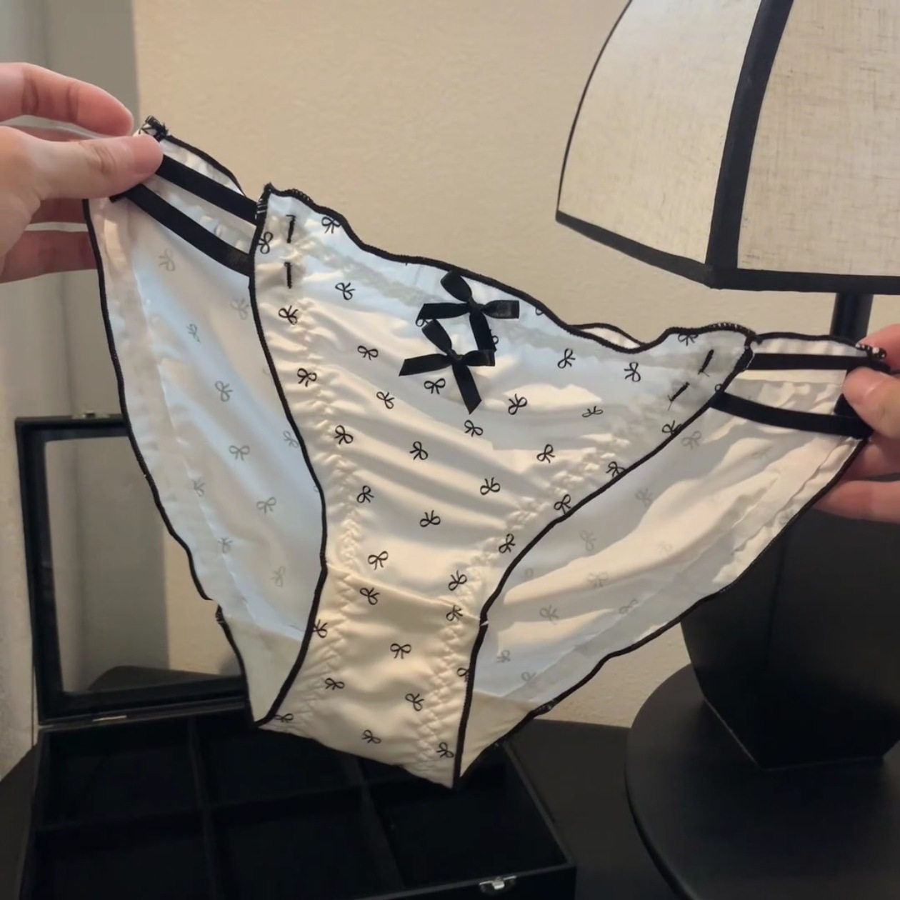 小心机纯欲日系缎面冰丝内裤女士低腰高开叉印花蝴蝶结性感内裤,女士内衣/男士内衣/家居服,女三角裤,淘宝优惠券,粉丝福利购,淘宝优惠卷