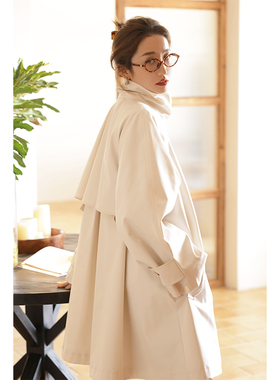 apa studio浪漫恋人2025秋季短款立领伞状廓形白色高级感风衣外套