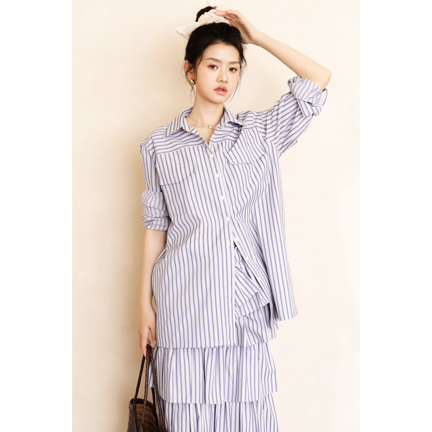 apa studio/夏日梦核/蓝色宽松条纹衬衫女设计感小众百搭长袖上衣图片