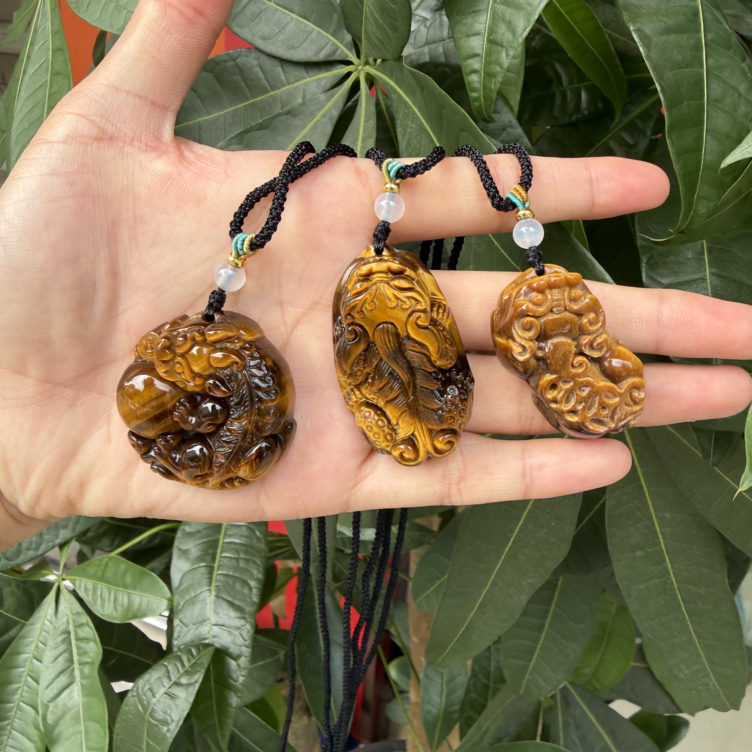 天然虎眼石金钱貔貅吊坠手工雕刻招财项坠男女款项链挂件饰品礼物