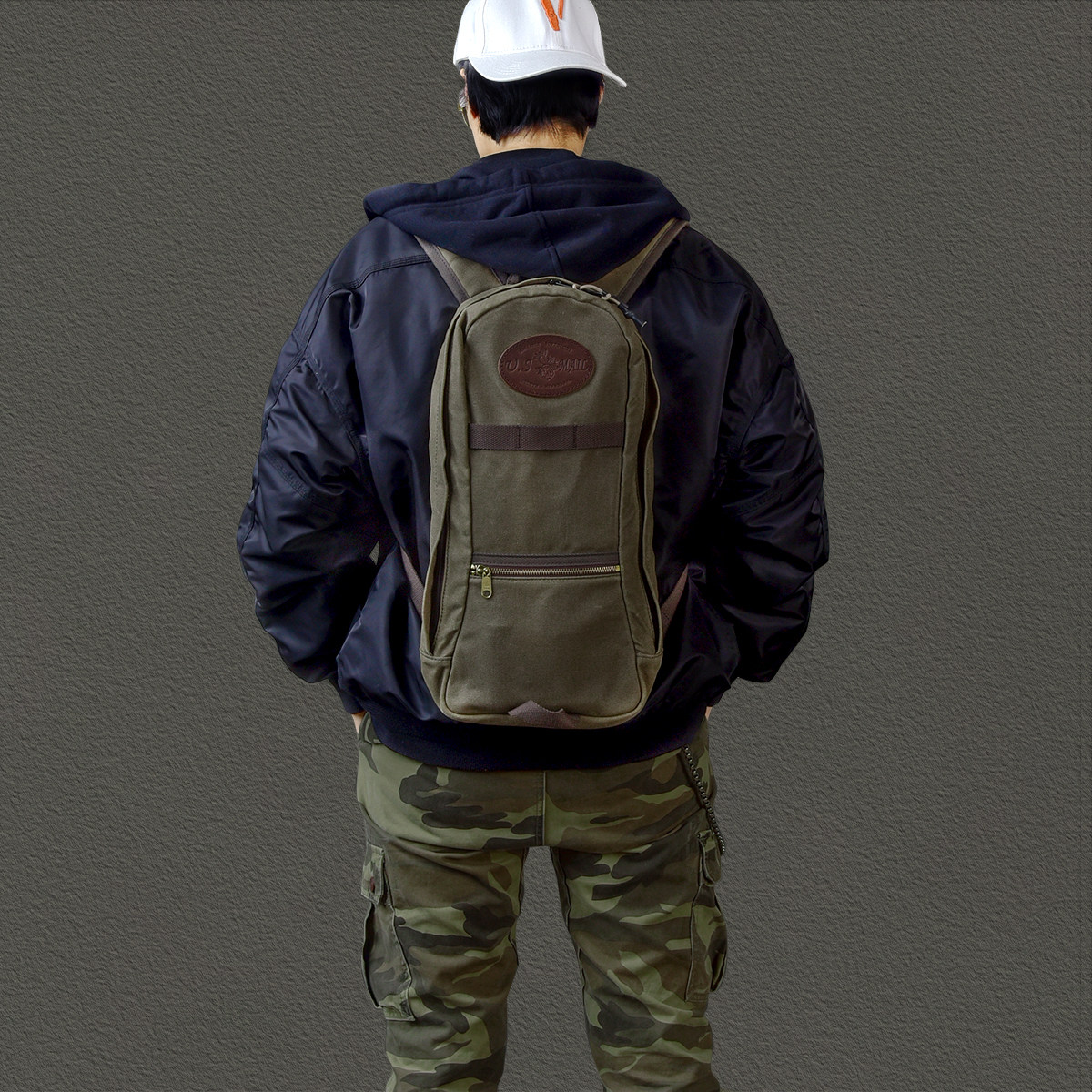 广州登山通用复古风背包