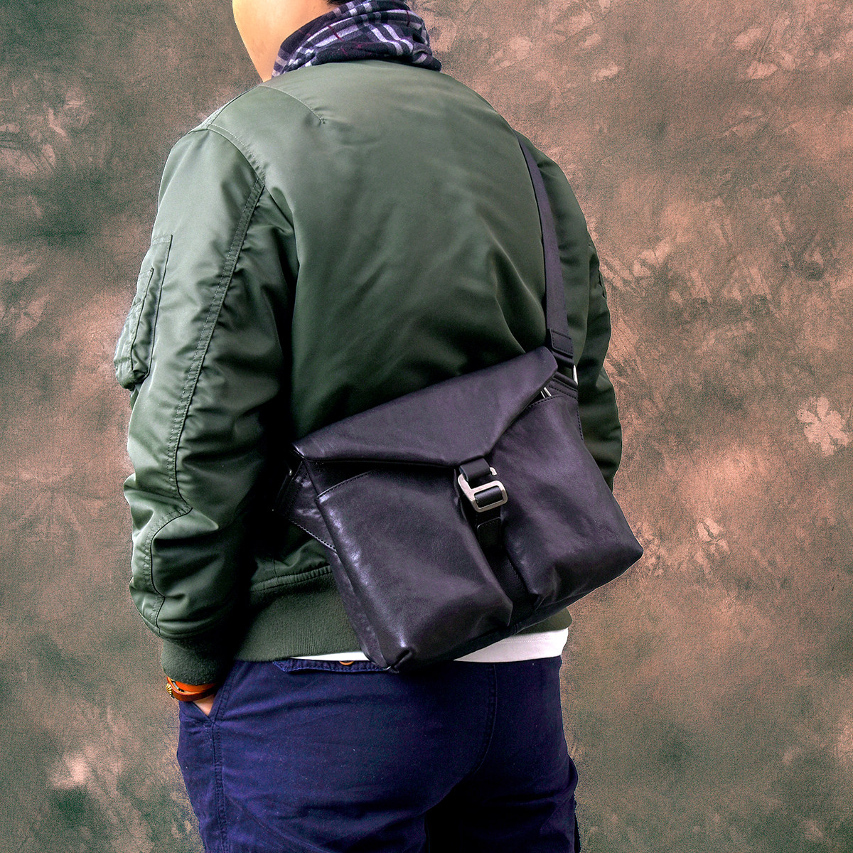 二十四街  新款复古高质感通勤多隔层植鞣牛皮斜挎包休闲男生挎包,箱包皮具/热销女包/男包,男士包袋,淘宝优惠券,粉丝福利购,淘宝优惠卷