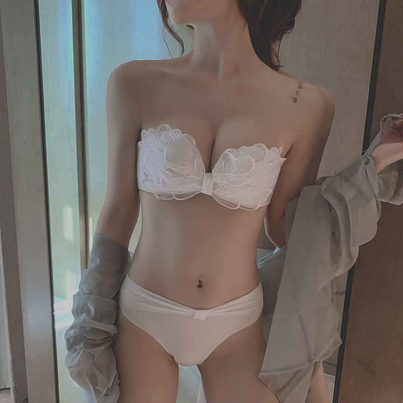 白色无肩带内衣女防滑小胸聚拢无钢圈BRA性感蕾丝半杯隐形文胸
