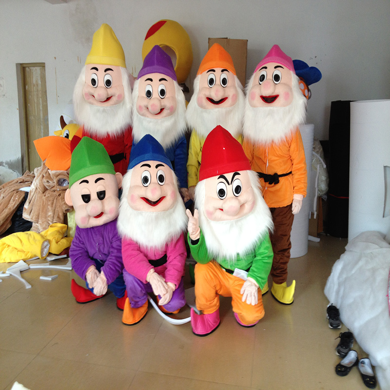 来图影视人物装扮玩偶