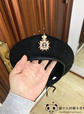 网红时尚风徽章大小号贝雷帽