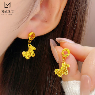 黄金色沙金爆闪碎冰冰小马铜钱耳钉女马上有钱耳环轻奢送女友礼物