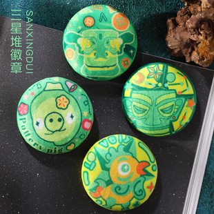 三星堆博物馆绒布徽章青铜鸟铜人面具毛绒吧唧陶猪青铜兽面具文创礼品收藏打卡纪念品旅行伴手礼装饰衣服包包