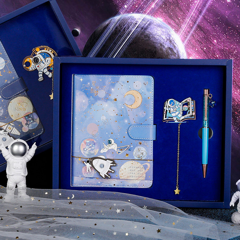 精致镂空黄铜金属书签礼盒宇航员精美吊坠彩页手账本创意可爱文具学生小礼物送老师同学礼品网红ins故宫文创