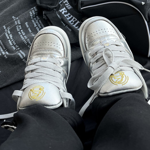 街头嘻哈风欧美潮流厚底圆头 百搭女鞋 劲极将面包鞋 新一代皮面时尚