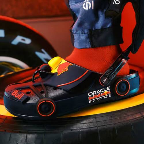 Crocs卡骆驰X Oracle Red Bull Racing红牛队联名款洞洞鞋沙滩鞋