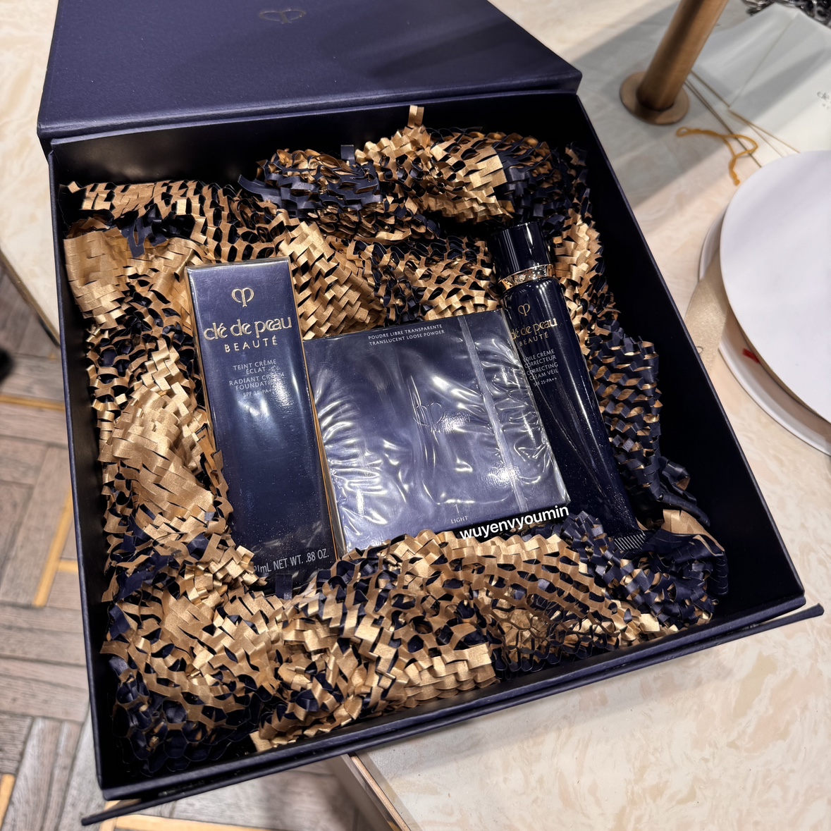 彩妆套装新年CPB隔离粉底送散粉