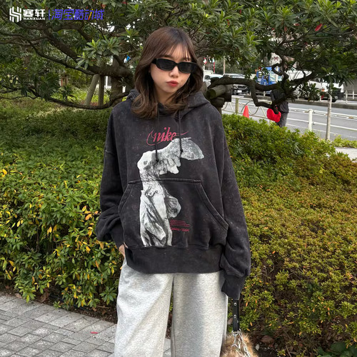 Nike/耐克女子OVERSIZE风复古做旧套头衫运动连帽卫衣IO0489-010
