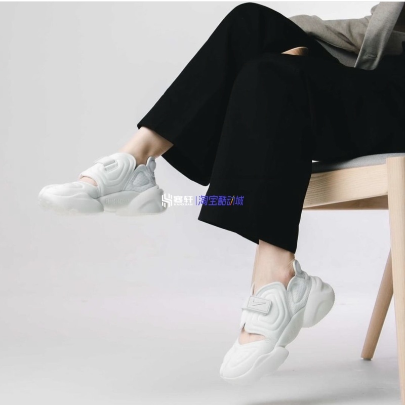 耐克分趾忍者透气纯白运动鞋