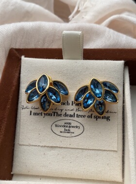 精美蓝色镶钻水滴花瓣耳钉轻奢高级复古耳环简约时尚气质洋气耳饰