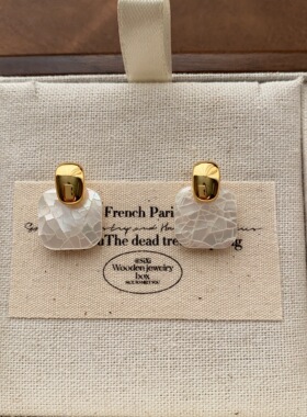 方形冰裂纹贝母耳钉耳环轻奢复古清新高级感日常休闲百搭个性耳饰