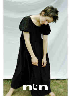 Nin vol.1|2025 春夏重工天丝提花肌理优雅日系小黑裙连衣裙