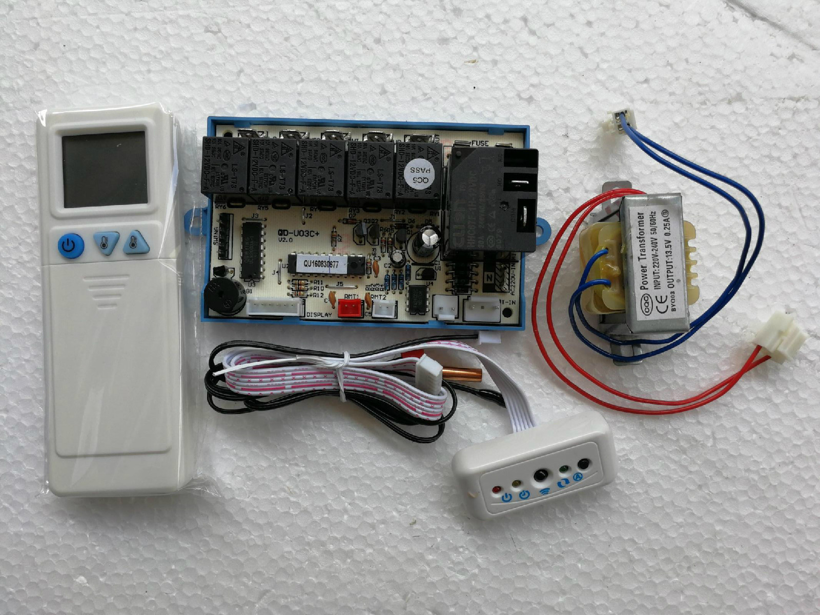 群达qd-u03c 空调电脑板 机房分体万能板 通用冷暖型 来电自启