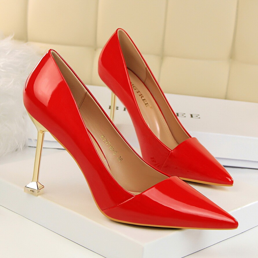 欧美风时尚简约职业ol高跟鞋细跟漆皮性感显瘦单鞋夜店红色新婚鞋