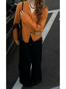 CoMo 拉毛开衫女冬韩系柔软毛绒感慵懒风V 领单排扣针织外套6380