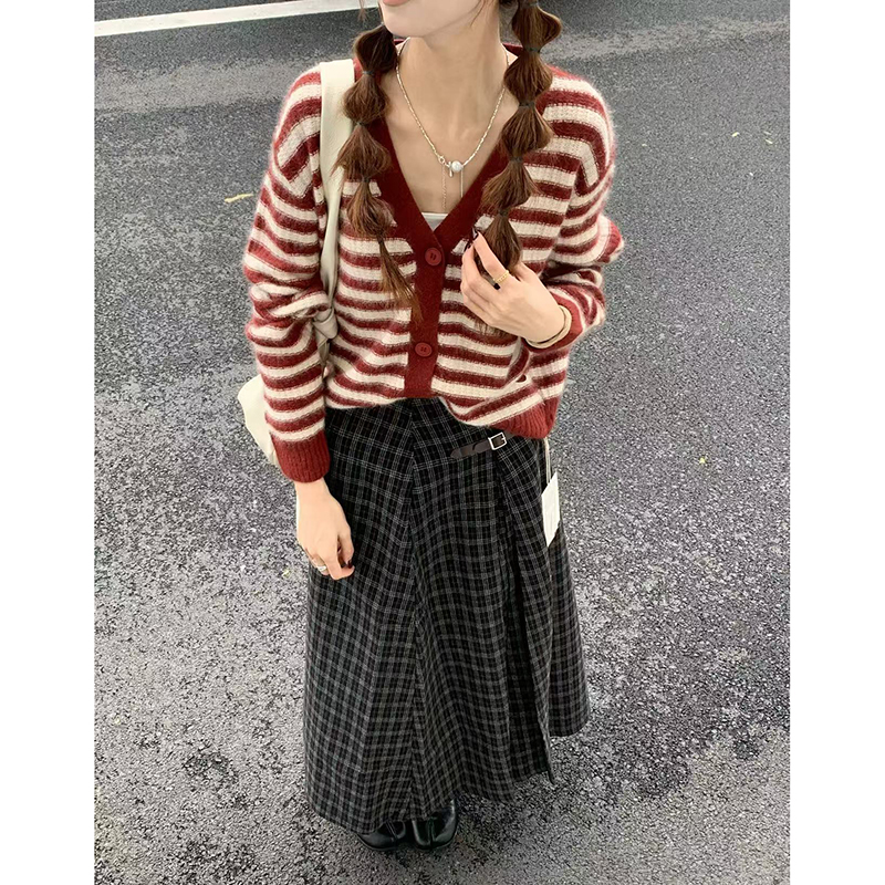 CoMo 复古甜妹风条纹浣熊开衫小众显瘦秋冬百搭减龄针织外套4219