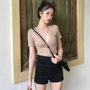 2026夏季韩版修身深v领低胸上衣女网红紧身短袖t恤性感打底衫体恤