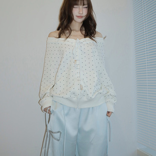 Rrichu「波珠啵啵」一字肩开衫上衣舒适露肩显瘦果冻感拉链卫衣